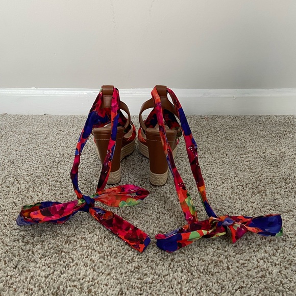 I.N.C. Floral Lace up Wedges - Picture 5 of 7